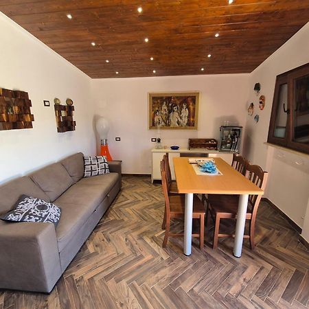 Villa Fiore - Piscina E Idromassaggio Itri Bagian luar foto