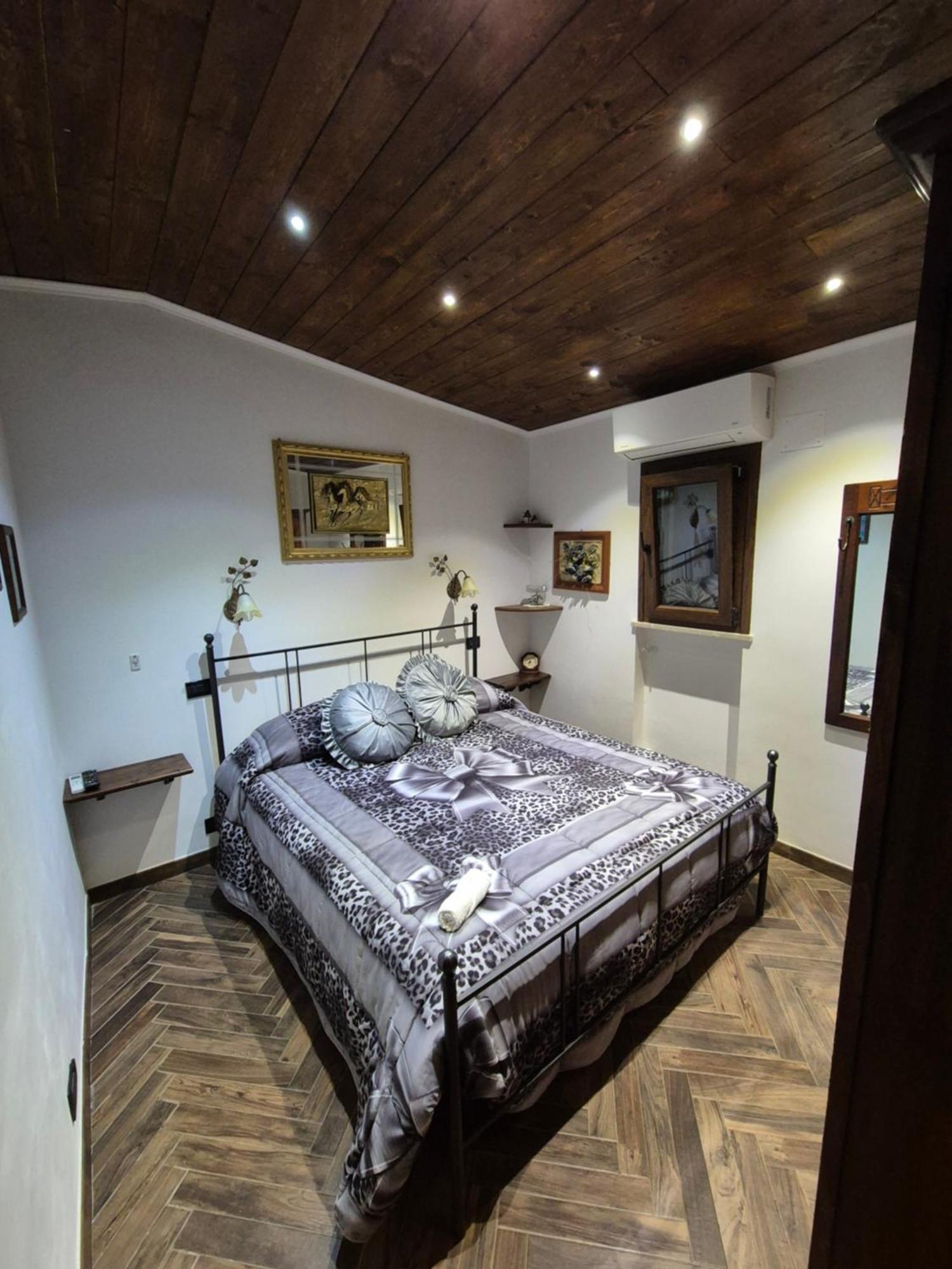 Villa Fiore - Piscina E Idromassaggio Itri Bagian luar foto