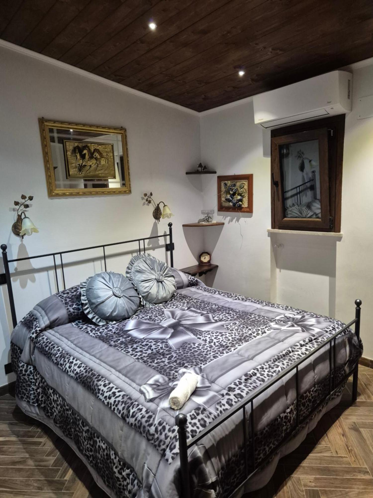 Villa Fiore - Piscina E Idromassaggio Itri Bagian luar foto